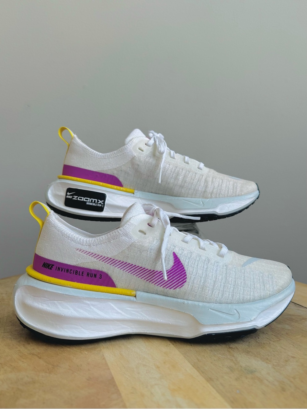 Nike ZoomX Invincible 3 White Vivid Purple Women's Size 9.5 DR2660-101 Running